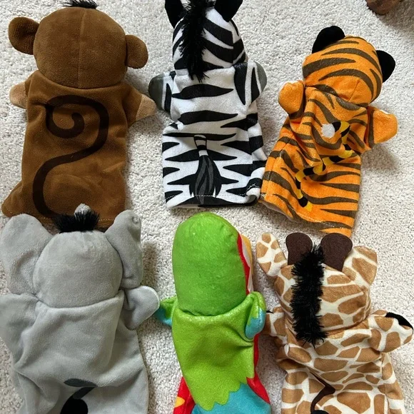Melissa & Doug Colorful Jungle & Parrot Plush Hand Puppet Set - Picture 2 of 3